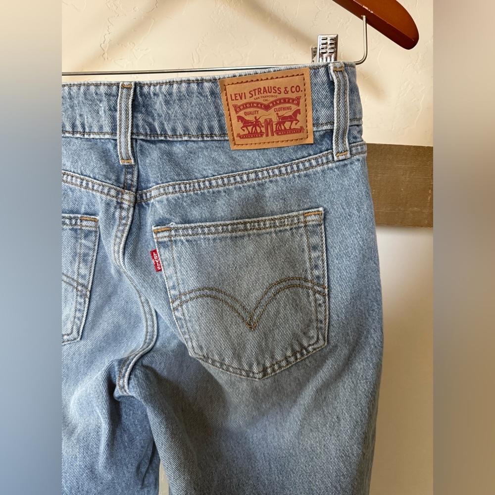 Levi's|Women’s low rise superlow loose jeans,Light wash Straight/wide leg•••27 - Picture 7 of 16